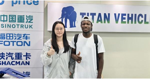 Des Clients Originaires de Côte D'ivoire ont Visité Titan pour Acheter des Porte-Chars