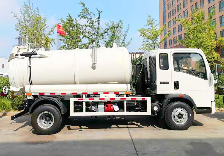 Prix Camion Aspirateur Neuf Howo de 10 cbm &agrave; Vendre au Congo