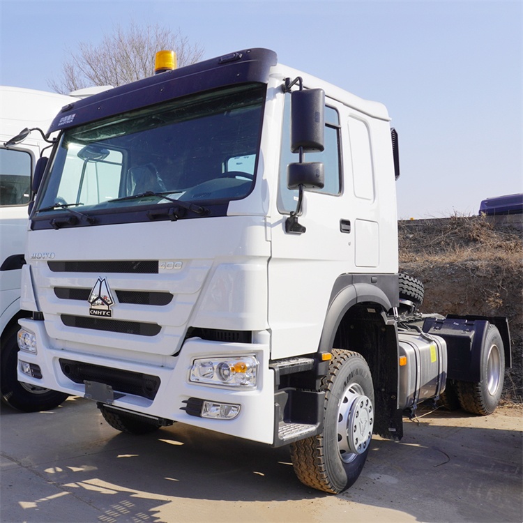 Camion tracteur HOWO 4x2 à vendre