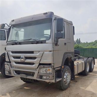 Camion Tracteur HOWO 6x4 d'occasion